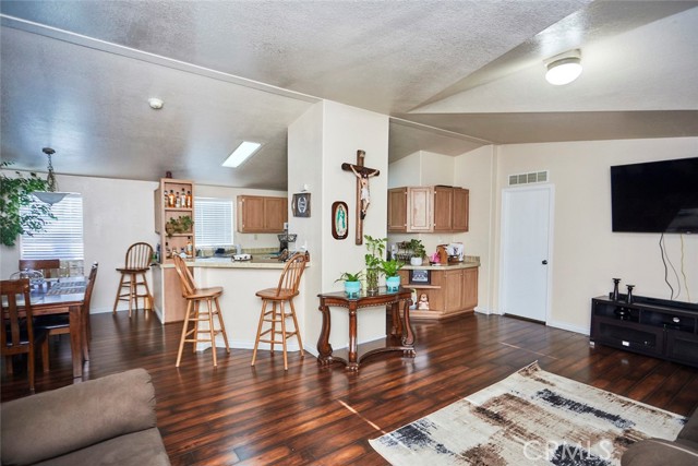 Detail Gallery Image 16 of 37 For 11025 Locust Ave, Lucerne Valley,  CA 92356 - 3 Beds | 2 Baths
