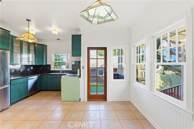 6543 Washington Avenue, Whittier CA: https://media.crmls.org/medias/ce1d82b2-a975-497b-bf7a-1b91f37a3312.jpg