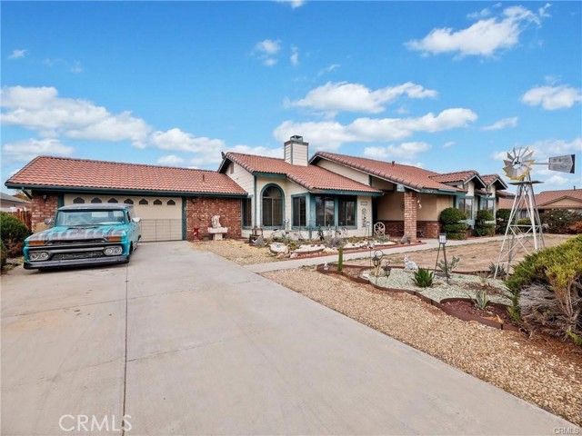 Detail Gallery Image 1 of 25 For 13612 Coachella Rd, Apple Valley,  CA 92308 - 4 Beds | 2 Baths
