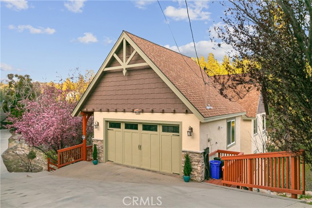 781 Brentwood Drive, Lake Arrowhead CA: https://media.crmls.org/medias/ce1e7e6f-76da-4ede-bbfb-198e36e259fd.jpg