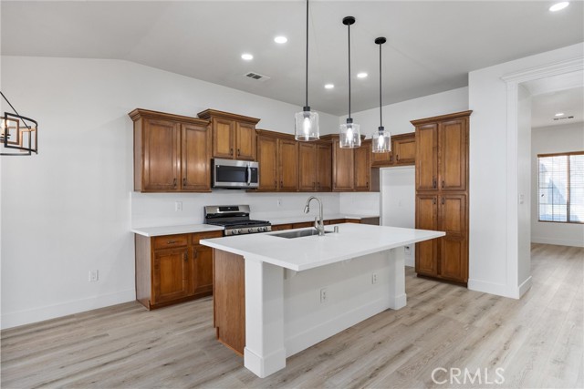 Detail Gallery Image 17 of 56 For 10302 Willow Bend Ct, Bakersfield,  CA 93312 - 4 Beds | 2 Baths