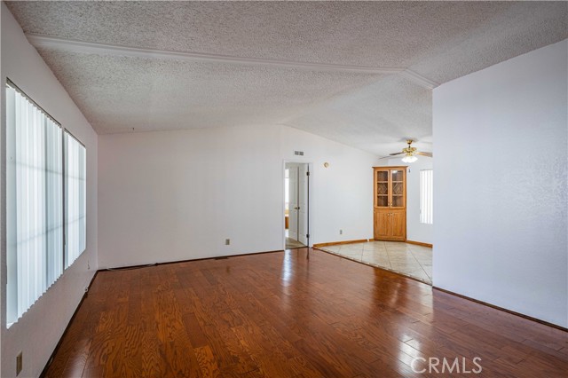 Detail Gallery Image 4 of 47 For 1630 W Covina Blvd #11,  San Dimas,  CA 91722 - 3 Beds | 2 Baths