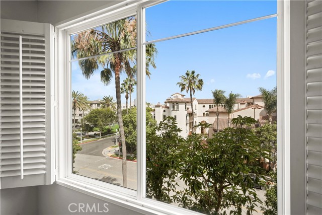 13200 Pacific Promenade, Playa Vista CA: https://media.crmls.org/medias/ce204c60-08f7-4e10-9182-15aacc5b0760.jpg