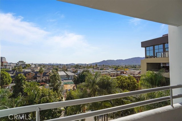 Detail Gallery Image 8 of 18 For 343 Pioneer Dr #703,  Glendale,  CA 91203 - 2 Beds | 1 Baths