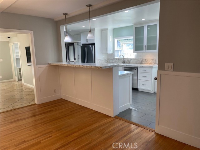 4125 Bakman Avenue, Studio City CA: https://media.crmls.org/medias/ce20a4b0-afa2-47be-8c80-bf5e264105e3.jpg