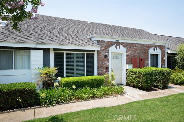 2334 Richmond Way, Costa Mesa CA: https://media.crmls.org/medias/ce223255-533b-425d-89c4-676c5bbb3922.jpg