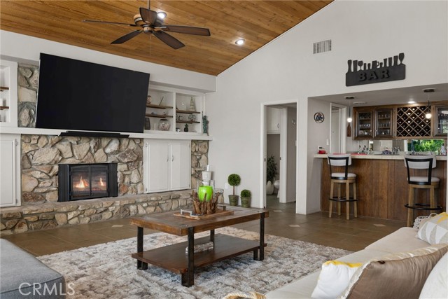 Detail Gallery Image 11 of 73 For 4712 Panorama Dr, Bakersfield,  CA 93306 - 4 Beds | 2/1 Baths