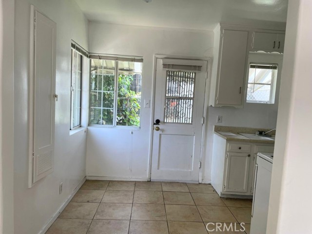 217 S 1/2 Park View Street, Los Angeles, California 90057, 1 Bedroom Bedrooms, ,1 BathroomBathrooms,Residential Lease,For Rent,217 S 1/2 Park View Street,CRTR24105695