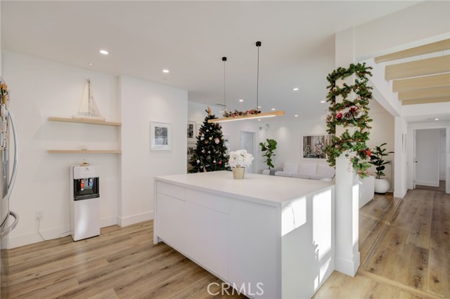 Detail Gallery Image 37 of 72 For 8161 Encino Ave, Northridge,  CA 91325 - 4 Beds | 3 Baths