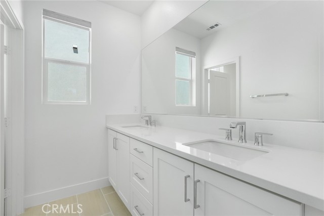 Detail Gallery Image 19 of 28 For 27109 Tamarack Ln, Valencia,  CA 91381 - 4 Beds | 2/1 Baths