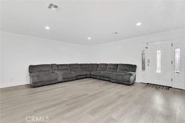 Detail Gallery Image 5 of 32 For 3009 N California, San Bernardino,  CA 92407 - 3 Beds | 2/1 Baths