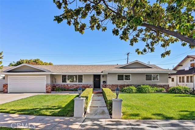 Detail Gallery Image 6 of 41 For 1723 N Lincoln, Orange,  CA 92865 - 3 Beds | 2 Baths