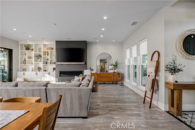 Detail Gallery Image 12 of 64 For 2318 Vista Grande, Vista,  CA 92084 - 5 Beds | 4 Baths