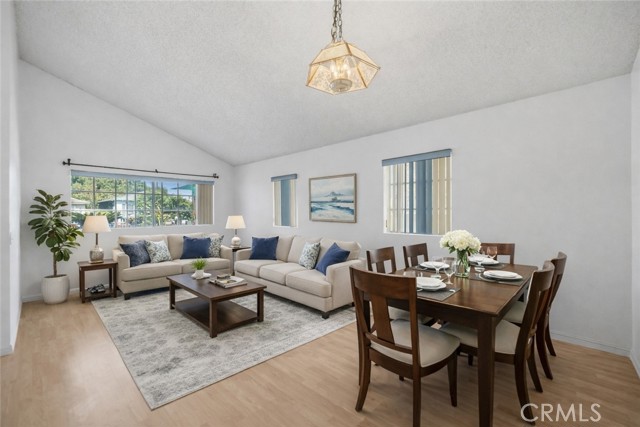 Detail Gallery Image 5 of 28 For 40 W Zane St, Long Beach,  CA 90805 - 4 Beds | 2 Baths