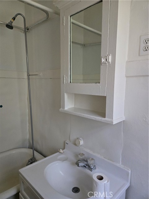 942 E 2nd, Long Beach CA: https://media.crmls.org/medias/ce270a52-3263-4550-a8d2-f5e57d8c4304.jpg