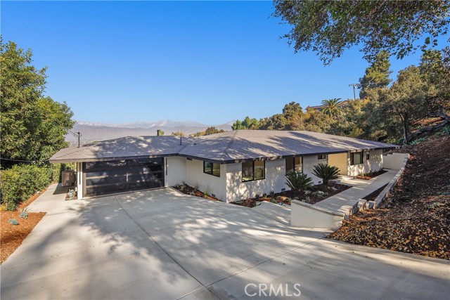 2115 E Santiago Street, Covina CA: https://media.crmls.org/medias/ce277447-c84e-4d51-a20f-2f369dfccc54.jpg