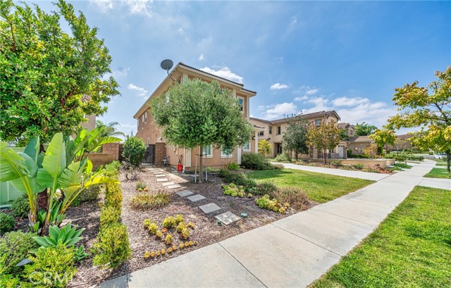 Detail Gallery Image 2 of 38 For 17185 Guarda Dr, Chino Hills,  CA 91709 - 4 Beds | 3/1 Baths