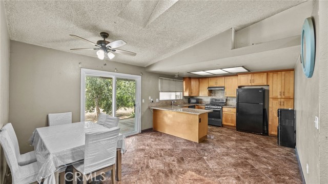 13067 Alexis Drive, Moreno Valley CA: https://media.crmls.org/medias/ce2822fd-e06b-4e08-a403-8c47a3cd5b77.jpg