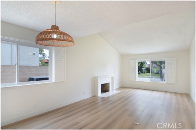 Detail Gallery Image 4 of 30 For 1110 Redding, Costa Mesa,  CA 92626 - 4 Beds | 2 Baths