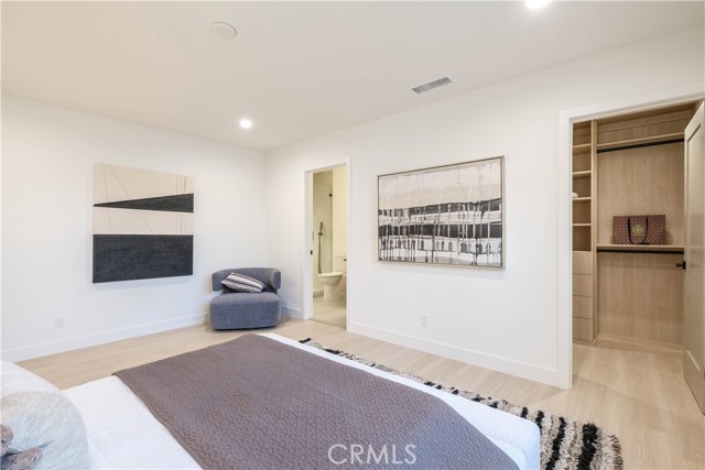 18852 Collins Street, Tarzana CA: https://media.crmls.org/medias/ce28d029-53a1-4145-8fdf-8856ed1600c3.jpg