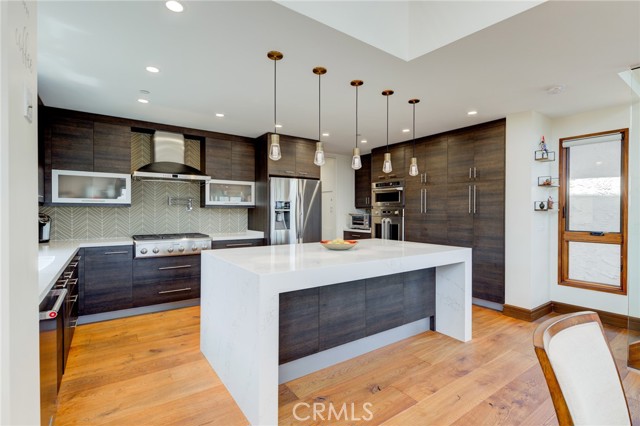 Kitchen with island