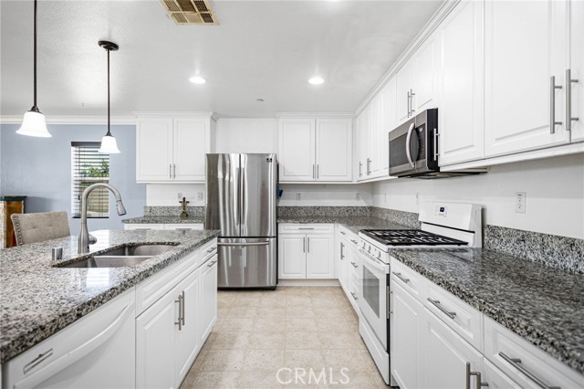 Detail Gallery Image 12 of 45 For 89 Muir Woods Rd, Perris,  CA 92570 - 5 Beds | 2/1 Baths