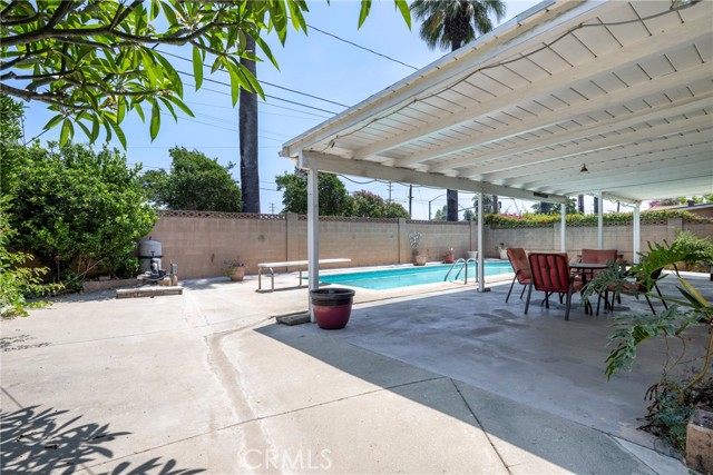 428 S Rosalinda Avenue, Azusa CA: https://media.crmls.org/medias/ce290536-c7c8-45e3-a76b-dcc2cf8df047.jpg