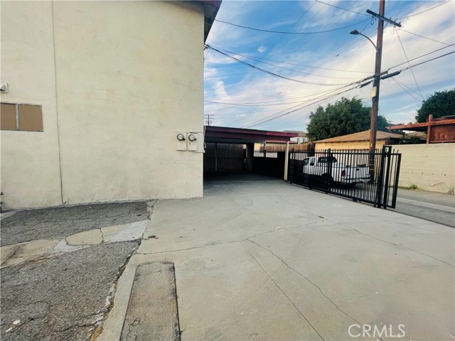 Detail Gallery Image 3 of 22 For 5609 E Beverly Bld, East Los Angeles,  CA 90022 - – Beds | – Baths