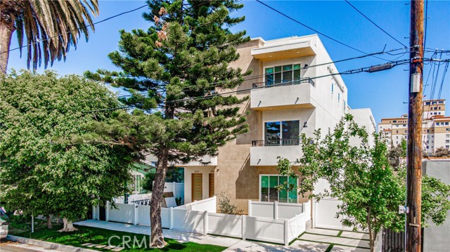 Detail Gallery Image 1 of 41 For 614 1/2 N Rampart Bld #1/2,  Silver Lake Los Angeles,  CA 90026 - 4 Beds | 4 Baths