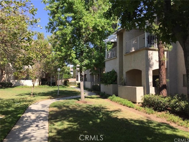 Detail Gallery Image 2 of 16 For 2410 N Towne Ave #47,  Pomona,  CA 91767 - 2 Beds | 2 Baths