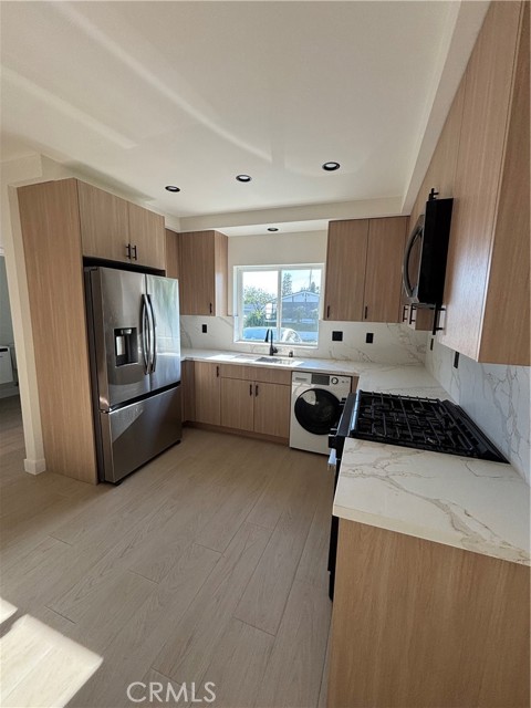 Detail Gallery Image 2 of 15 For 11704 Monogram, Granada Hills,  CA 91344 - 2 Beds | 1/1 Baths