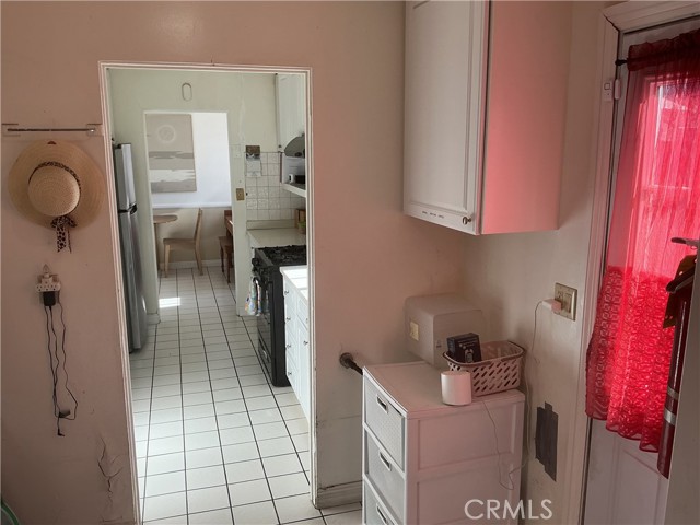 Detail Gallery Image 4 of 17 For 17740 Baltar St, Reseda,  CA 91335 - 7 Beds | 3 Baths