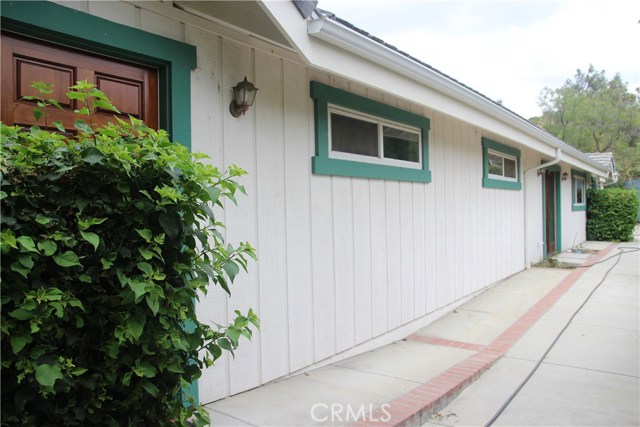 Detail Gallery Image 1 of 28 For 21621 Heather Lee Ln, Chatsworth,  CA 91311 - 1 Beds | 1/1 Baths