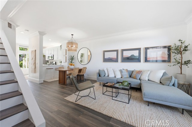 Front Image Thumbnail for CROC26064083