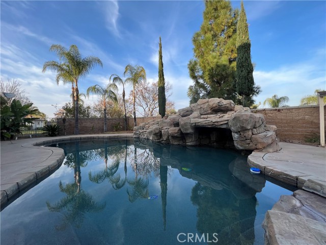 Detail Gallery Image 21 of 75 For 3795 Peregrine Cir, Corona,  CA 92881 - 5 Beds | 4/1 Baths