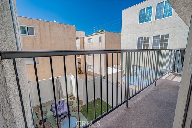 Detail Gallery Image 15 of 31 For 5050 Coldwater Canyon Ave #306,  Sherman Oaks,  CA 91423 - 2 Beds | 2 Baths