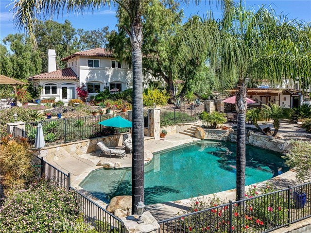 10345 McBroom Street, Sunland CA: https://media.crmls.org/medias/ce2cf5d8-879c-4c58-816e-3ac7a4339c21.jpg