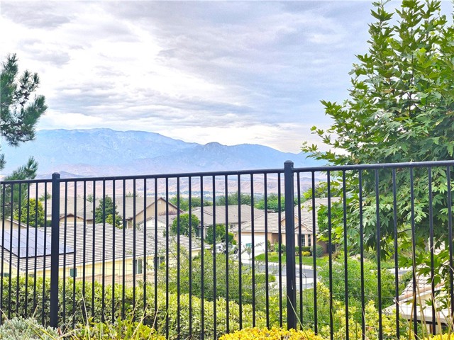 Detail Gallery Image 1 of 5 For 442 Yellowstone, Beaumont,  CA 92223 - 2 Beds | 2 Baths