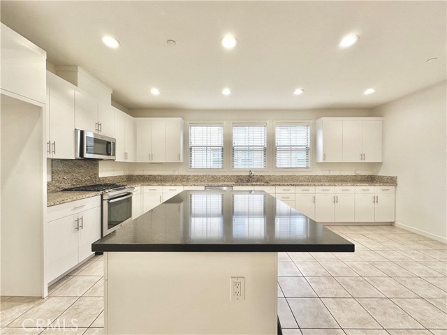 Detail Gallery Image 9 of 29 For 21042 Cornerstone, Walnut,  CA 91789 - 4 Beds | 3/1 Baths