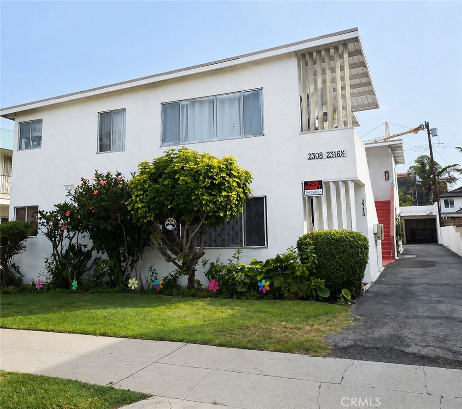 2316 S Carmelina