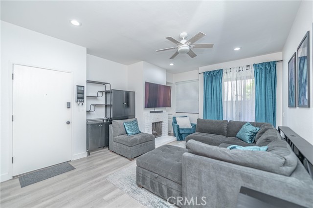 Image 3 of 26 For 600 Brea Boulevard 47