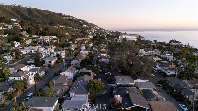 Detail Gallery Image 33 of 38 For 31590 Jewel Ave, Laguna Beach,  CA 92651 - 2 Beds | 2/1 Baths