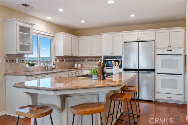 Detail Gallery Image 13 of 54 For 2039 Promontory, Paso Robles,  CA 93446 - 3 Beds | 2/1 Baths