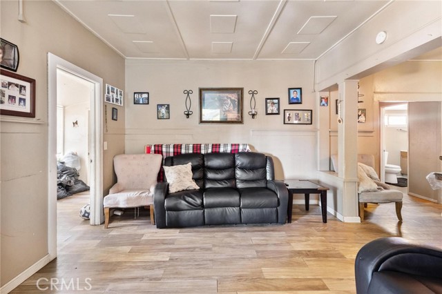 207 E 5th Street, Beaumont CA: https://media.crmls.org/medias/ce2fd375-39ae-4bd6-b10a-1eee1acb3f1f.jpg