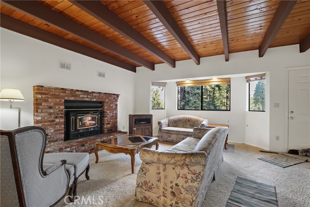 Detail Gallery Image 9 of 40 For 994 Lausanne Dr, Crestline,  CA 92325 - 4 Beds | 2/1 Baths