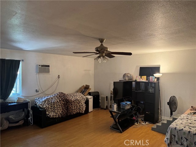 14222 Filmore Street, Arleta CA: https://media.crmls.org/medias/ce30ff3b-245b-4496-b77d-194c7d385044.jpg