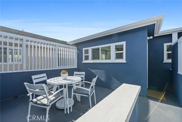 Detail Gallery Image 8 of 31 For 502 36th #B,  Newport Beach,  CA 92663 - 2 Beds | 1 Baths