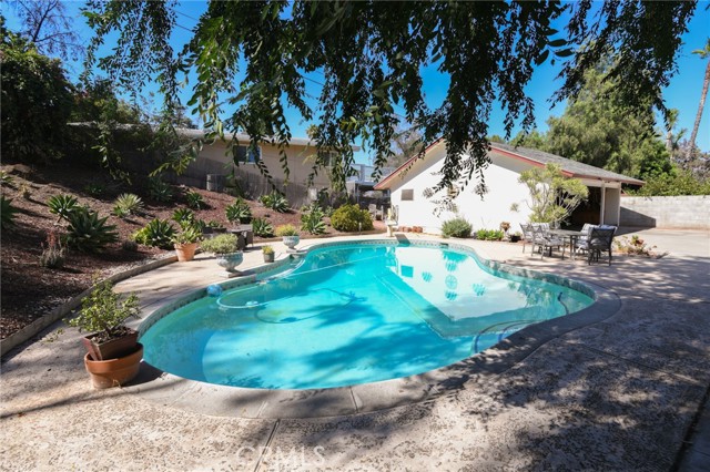 5295 Bronson Way, Riverside CA: https://media.crmls.org/medias/ce31c9b1-b315-4622-8890-2e2209c730d8.jpg