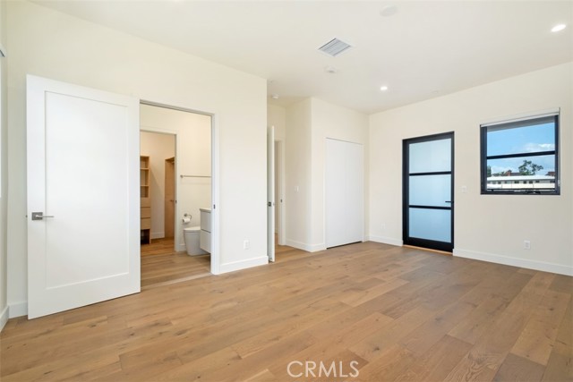 Detail Gallery Image 17 of 33 For 822 S Plymouth #4,  Los Angeles,  CA 90005 - 4 Beds | 3/1 Baths