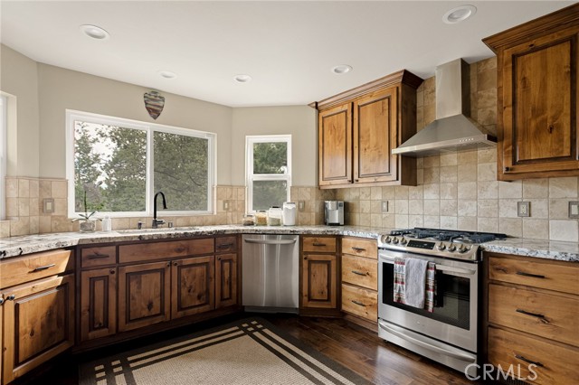 Detail Gallery Image 20 of 41 For 386 Rainier Rd, Lake Arrowhead,  CA 92352 - 4 Beds | 3/1 Baths